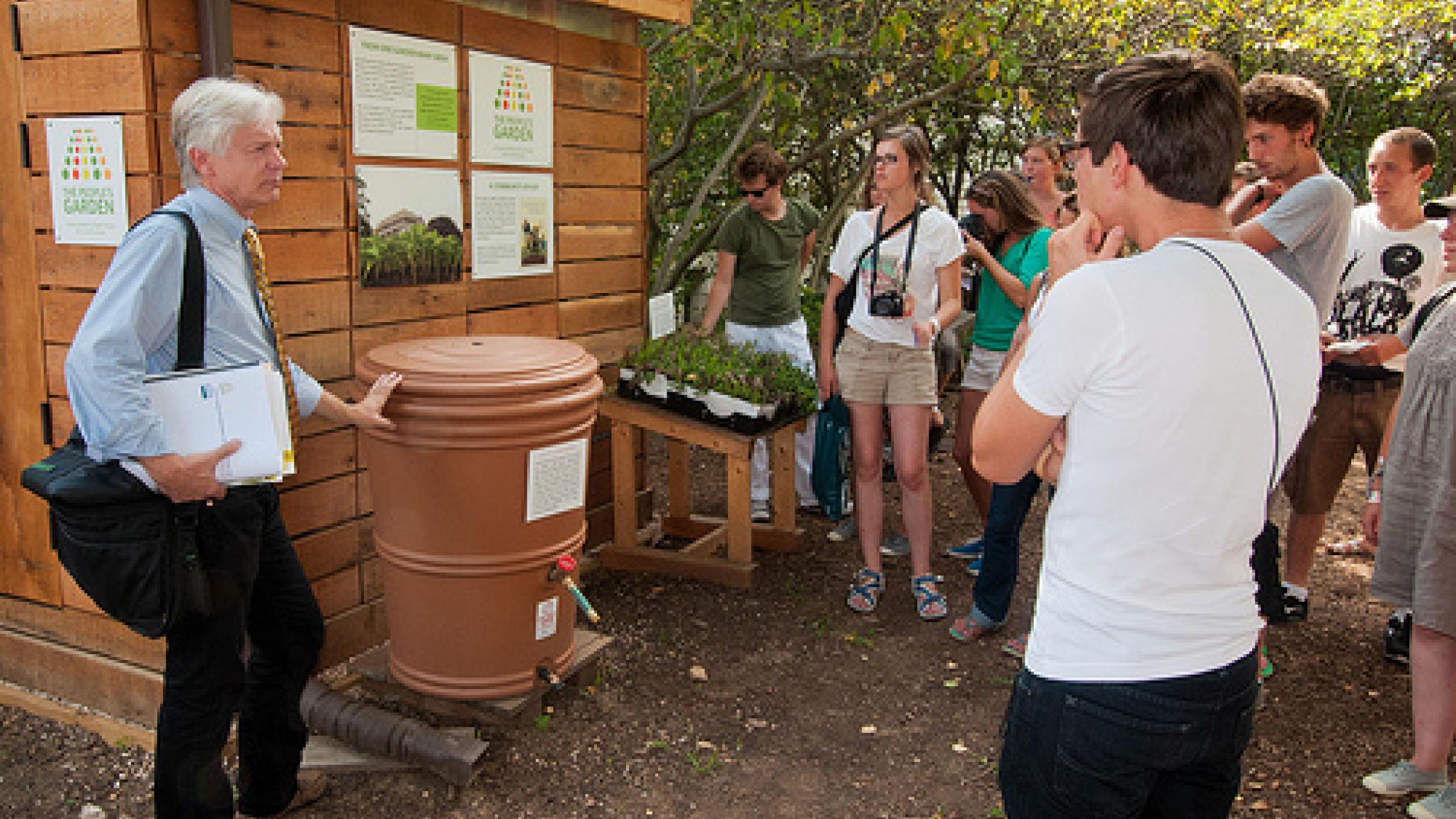 French Students Who Designed U.S. Embassy People’s Garden Visit USDA French Students Who Designed U.S. Embassy People’s Garden Visit USDA